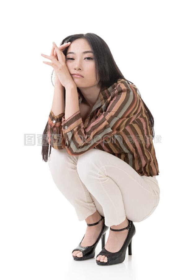 96间房主跳舞 弹壳酒吧